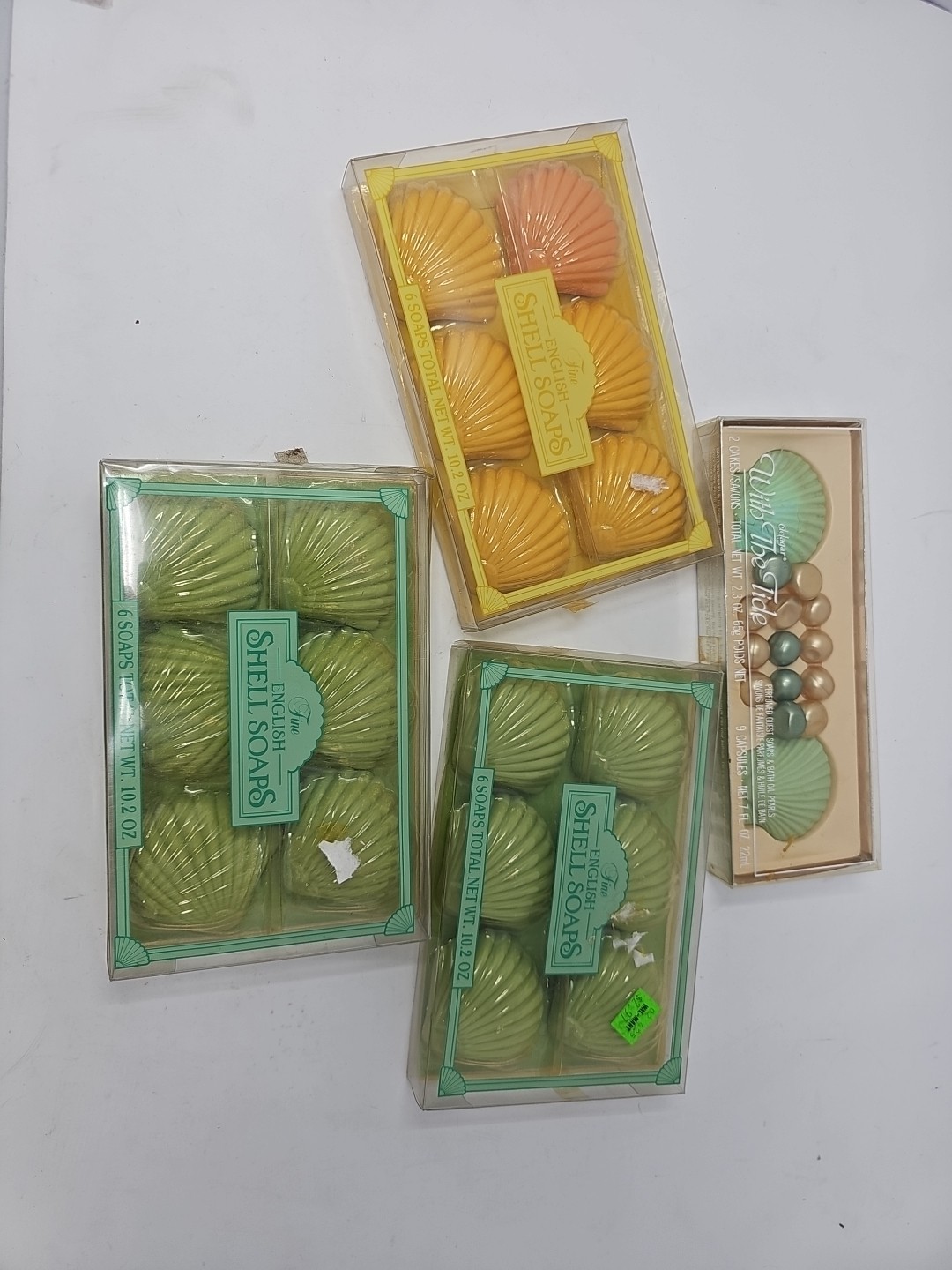 🔥 4 Vintage Soap Shell 3 Fine English Soap & 1 Delagar