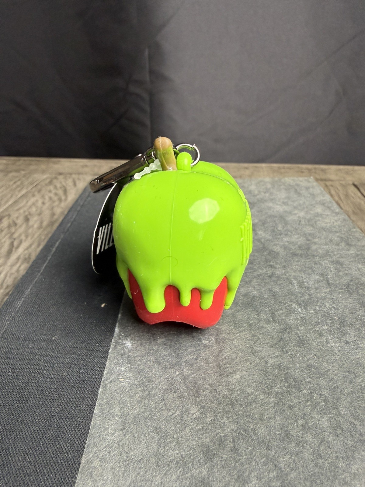 Bath & Body Works Disney Villains Evil Queen Poison Apple Pocketbac & Sanitizer