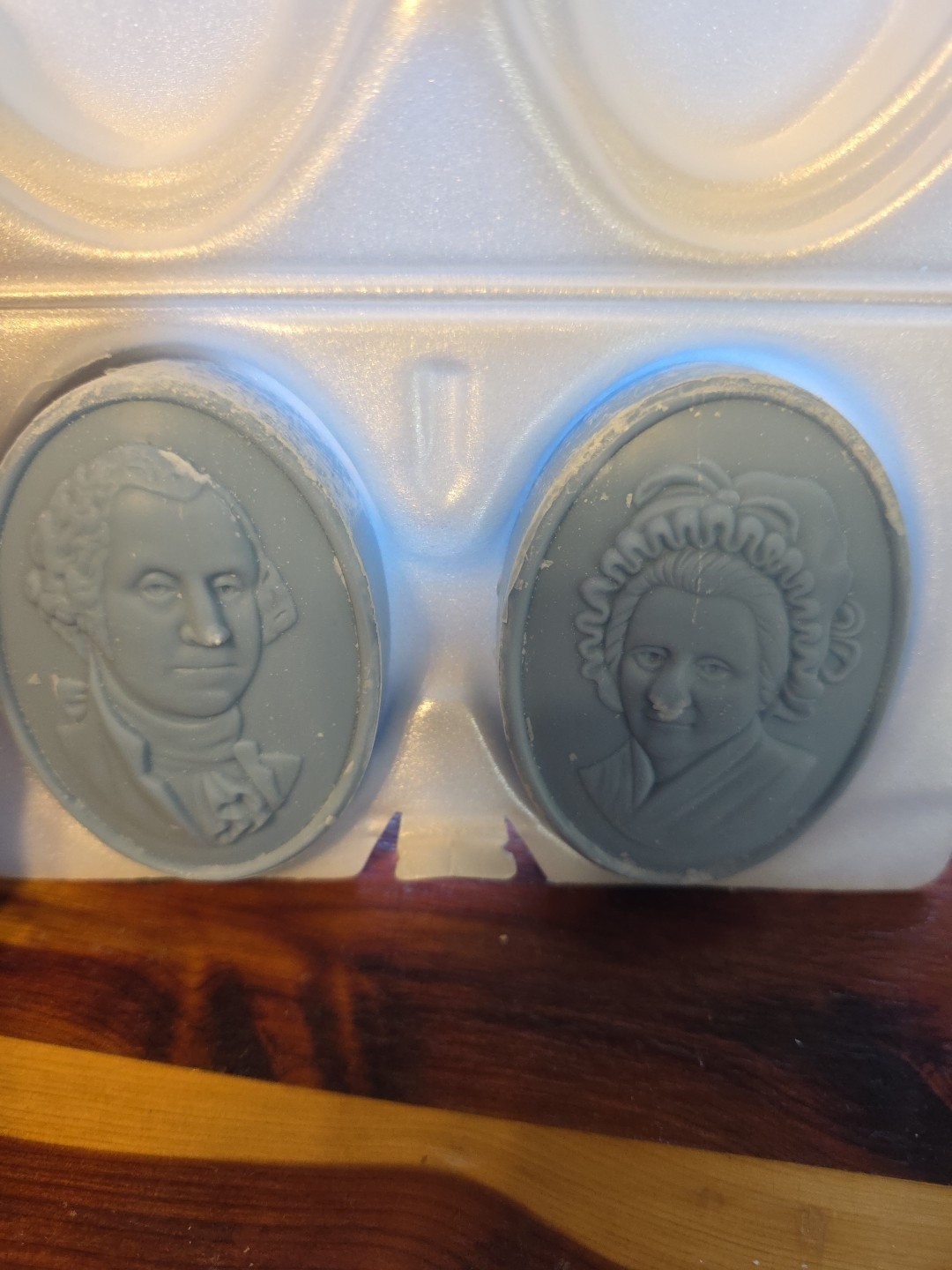 Vintage Avon USA 1776 Bicentennial 1976 Glass Plate/2 Soaps 3 oz Each NOS