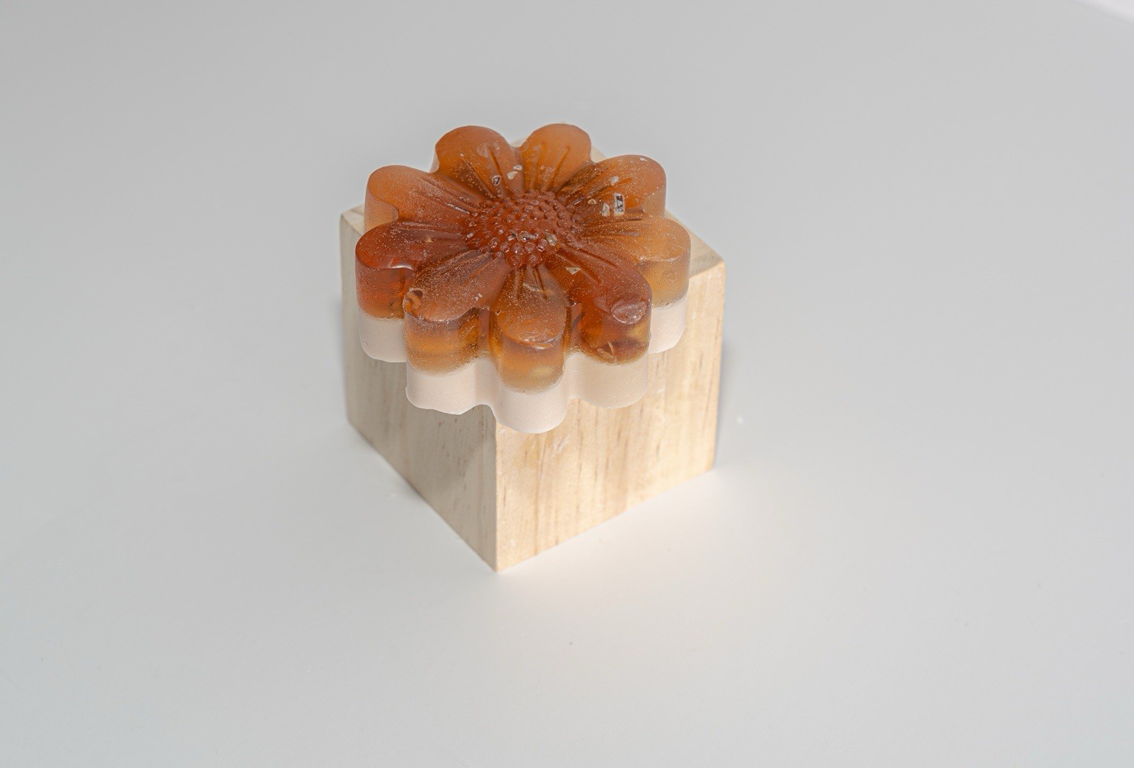 Brown White Flower-Shaped Floral Body Bar Soap – For Body Hands