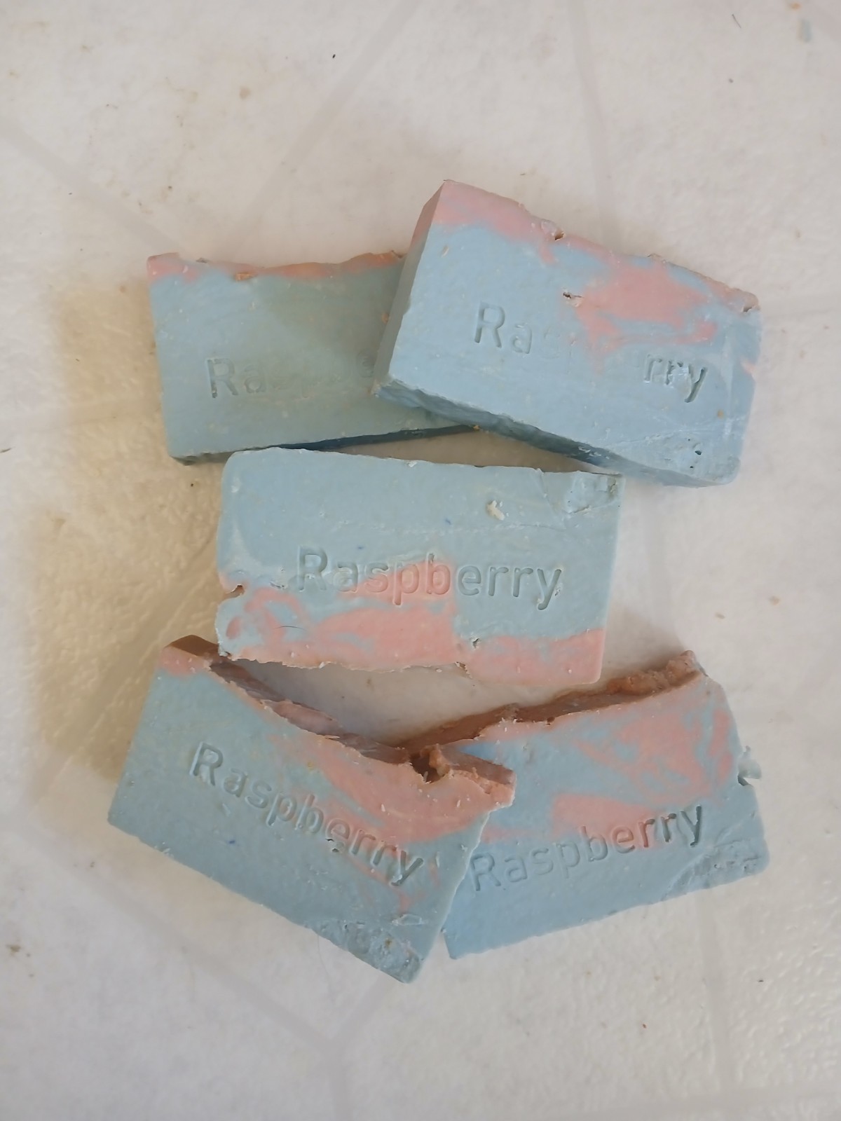 RASPBERRY GOAT MILK SOAP HAPPY GOAT CREAMERY FREE SHIPPING BASIC BAR DIRECT