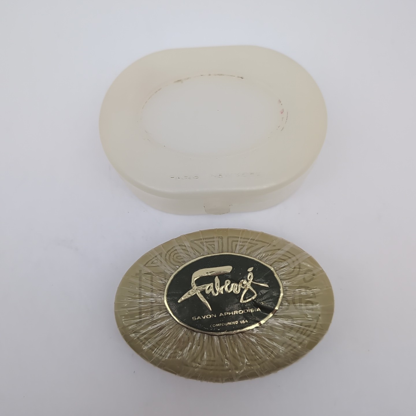 Vintage Faberge Aphrodisia Savon Soap With Travel Case – 4 oz – NIB SEALED