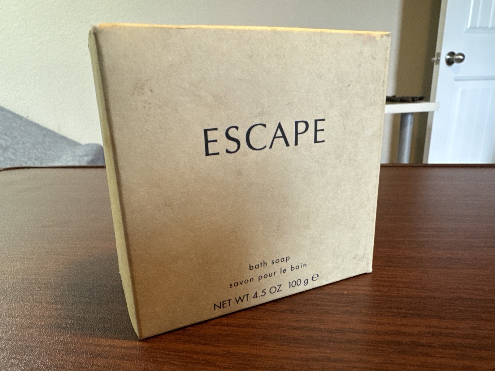SEALED IN PLASTIC Vintage CALVIN KLEIN Escape Bath Soap Travel Case 4.5 Oz 100 G