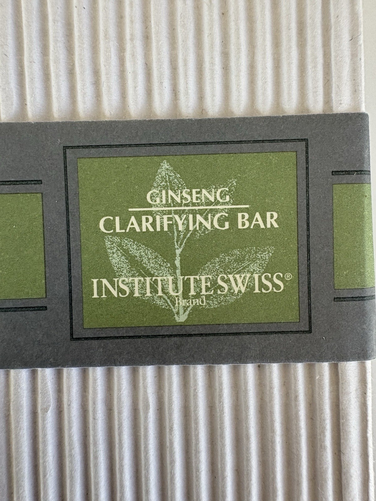 3 Bars INSTITUTE SWISS Soap 2 Ginseng Clarifying Bar + 1 Comfrey Clarifying Bar