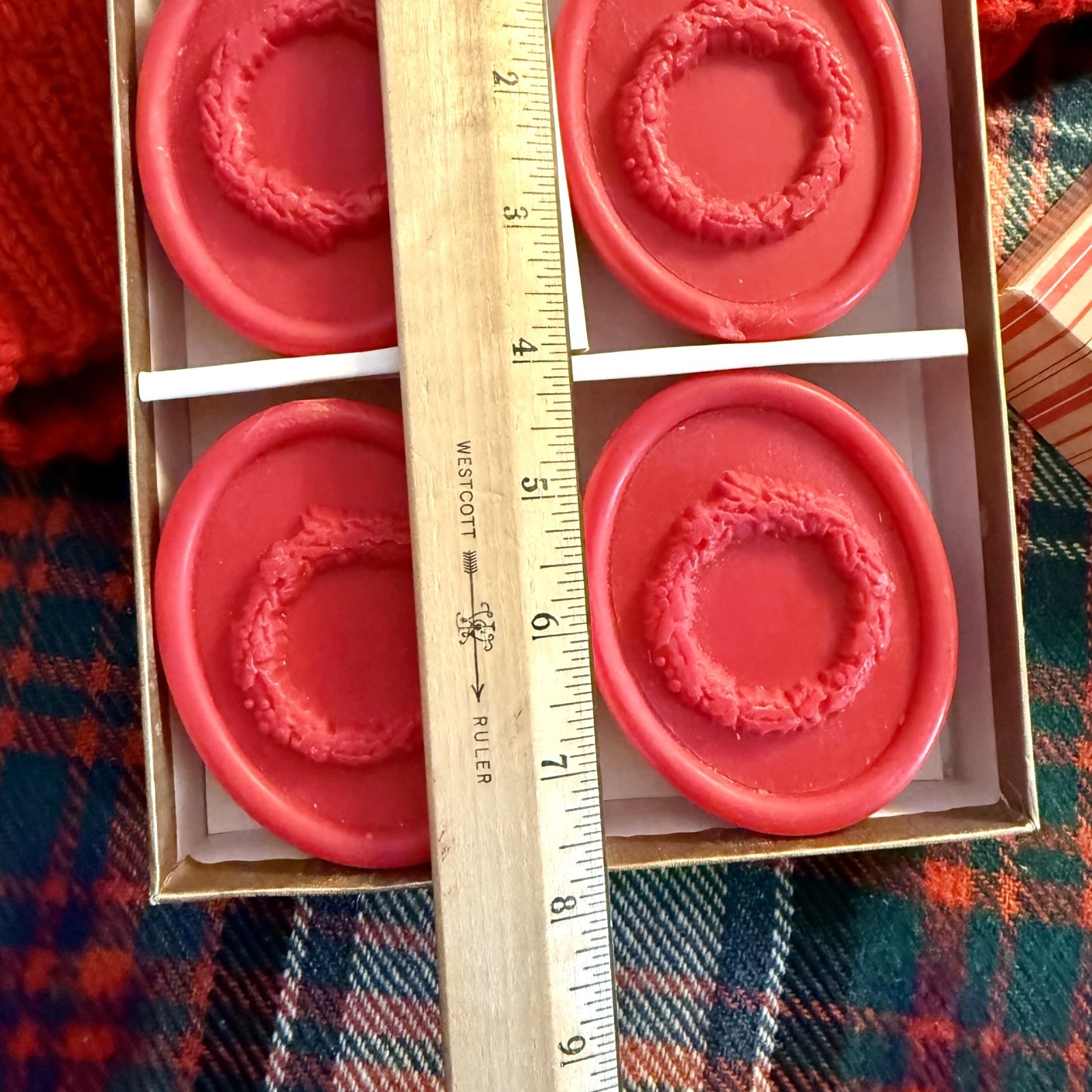Bath Bar Soap Decorative Christmas Red 4 Vtg Holiday Scent CST Toiletries Oval