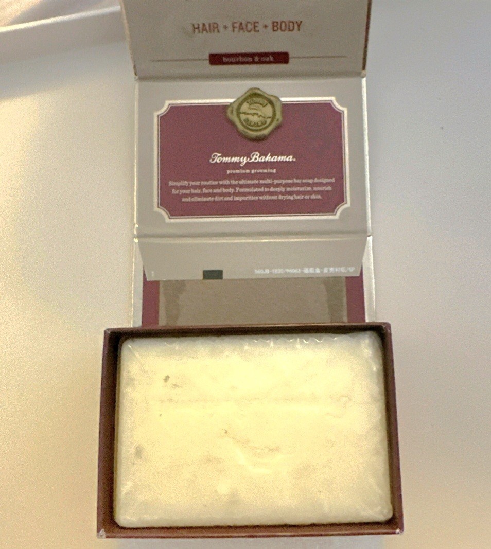 Tommy Bahama Bar Soap For Men – Bourbon & Oak – Hair / Face / Body ( 10oz )