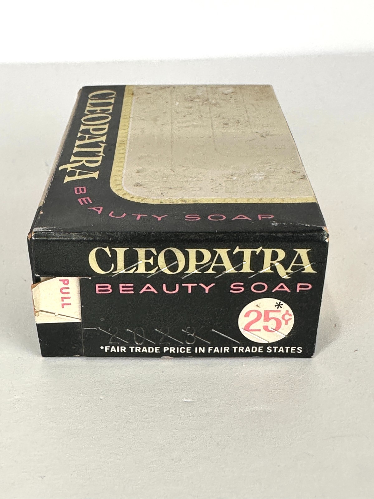 Colgate Palmolive Cleopatra Beauty Soap Bar 25 Cents with 5 Fragrant Oils