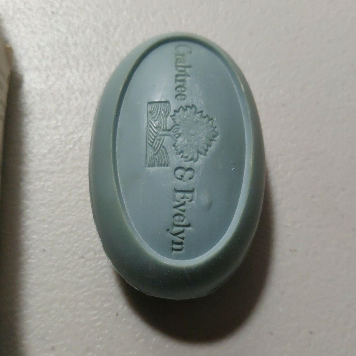 SAVON A LA LAVANDE LAVANDER – CRABTREE & EVELYN 3 OZ NEW SOAP – RIPPED BOX