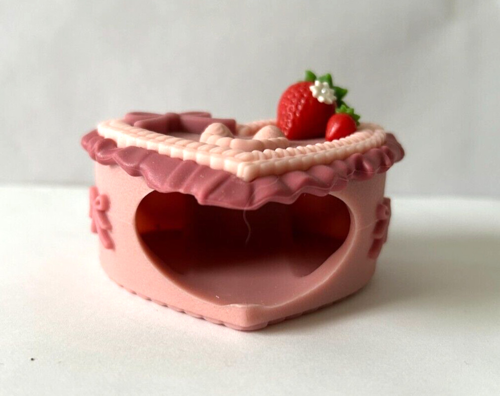 NEW Bath & and Body Works Happy Smiley HEART Cake Pocket HandGel Holder Keychain