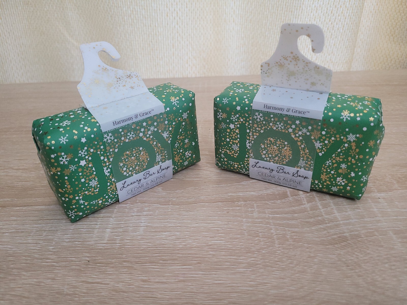 Harmony & Grace Luxury Bar SOAPS Christmas gift Wrapped Cedar & Alpine 10.58 oz