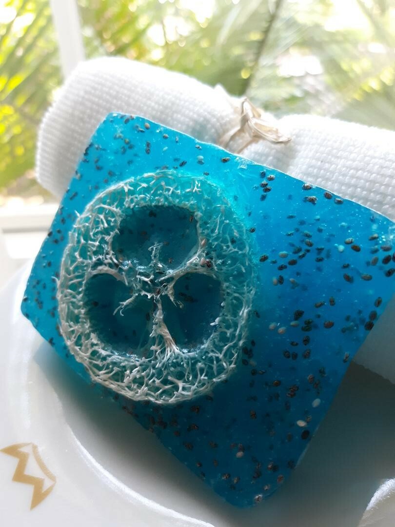 Chia Organic soap to restore the skin’s moisture barrier.