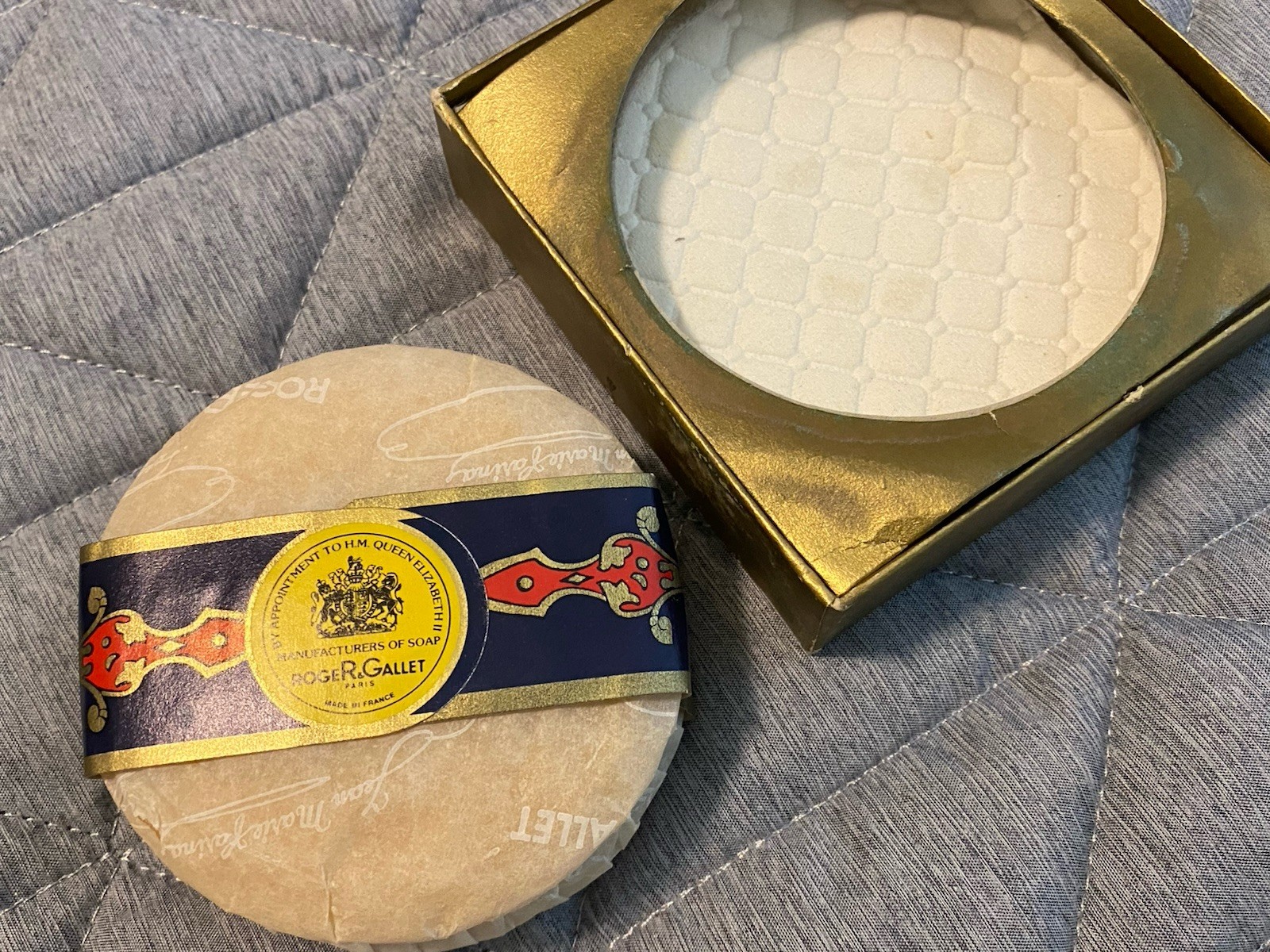 VINTAGE BOX OF ROGER & GALLET SAVON BOIS DE SANTAL SANDAL WOOD SOAP BAR 5.3 Oz