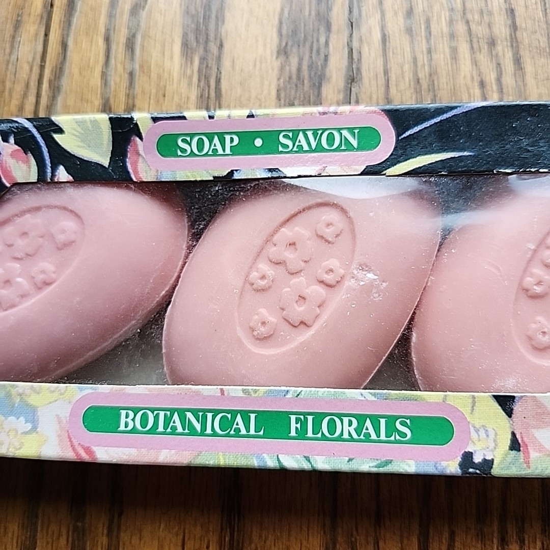 Lidco Savon Soaps Box of 3 Pink Oval Bars Botanical Floral Vintage In Packaging