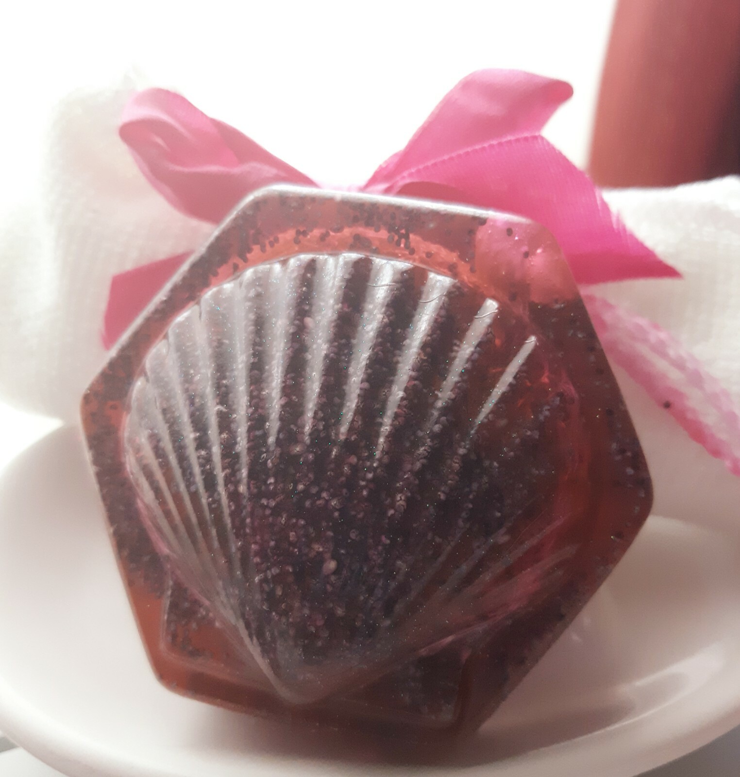 Chia Organic soap to restore the skin’s moisture barrier.