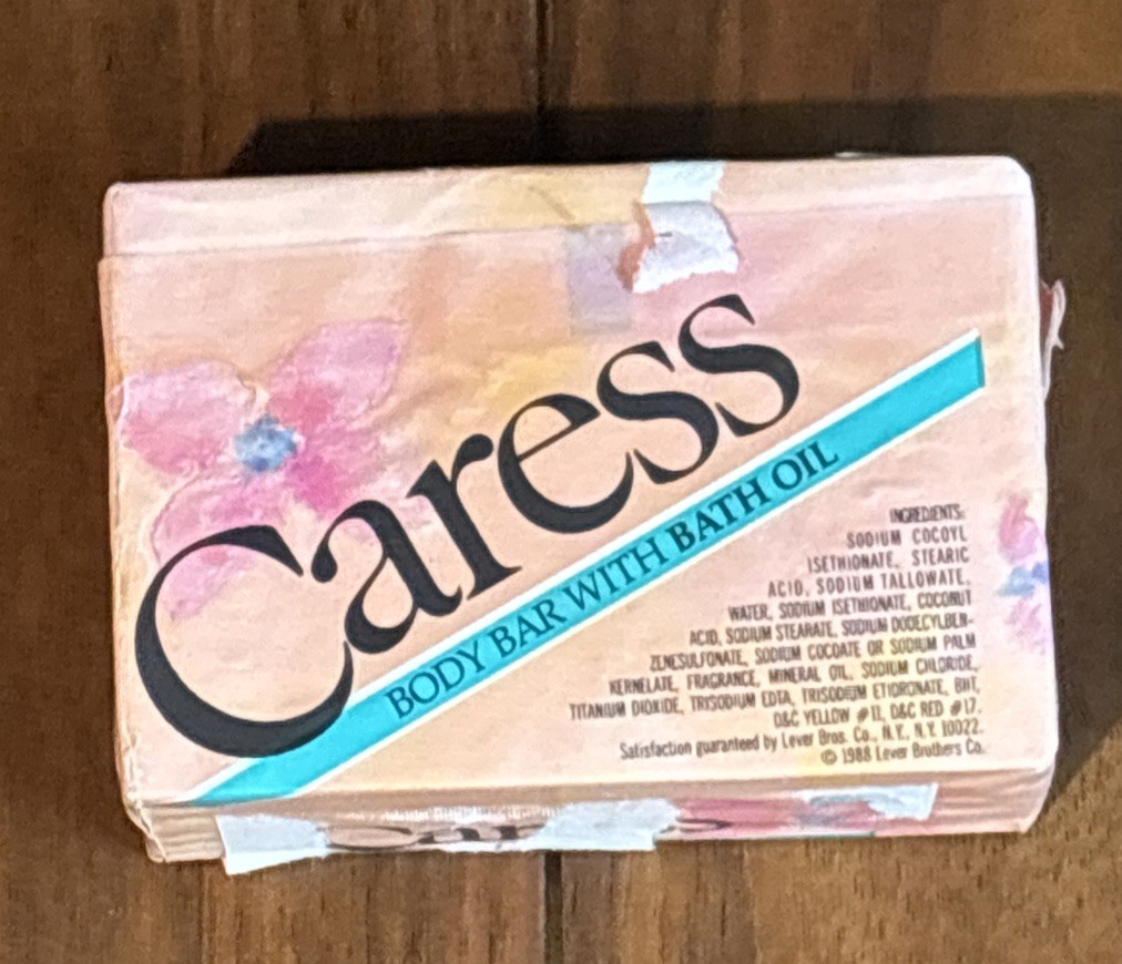 Vintage Caress Body Bar With Bath Oil 4.75 Oz ONE BAR Peach Soap USA 1988