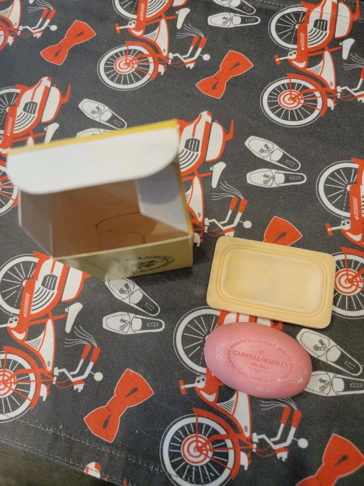 Vintage CASWELL MASSEY Soap Bars Hotel Soap Antique Collectors Lot Of 7 With Box