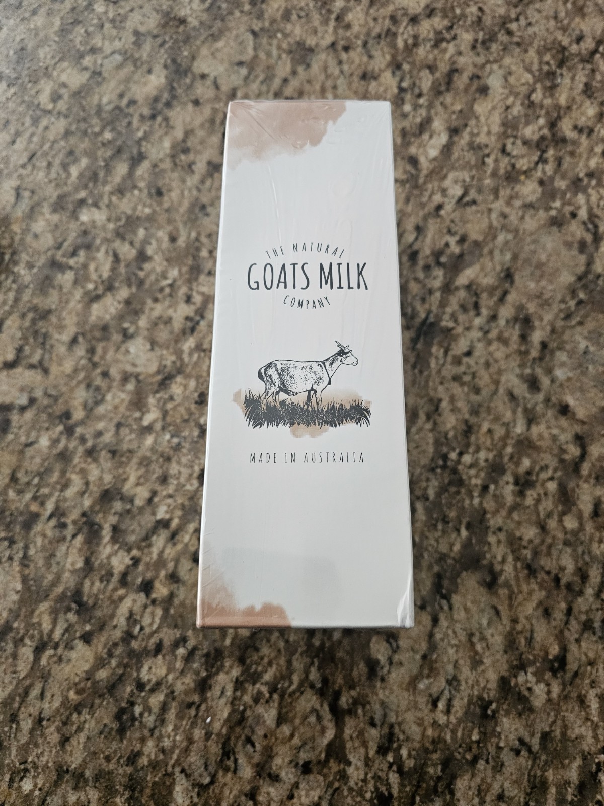 Box of 8 The Natural Goats Milk Soap Company with Manuka Honey ~ 8 x 7.0 Oz Bars