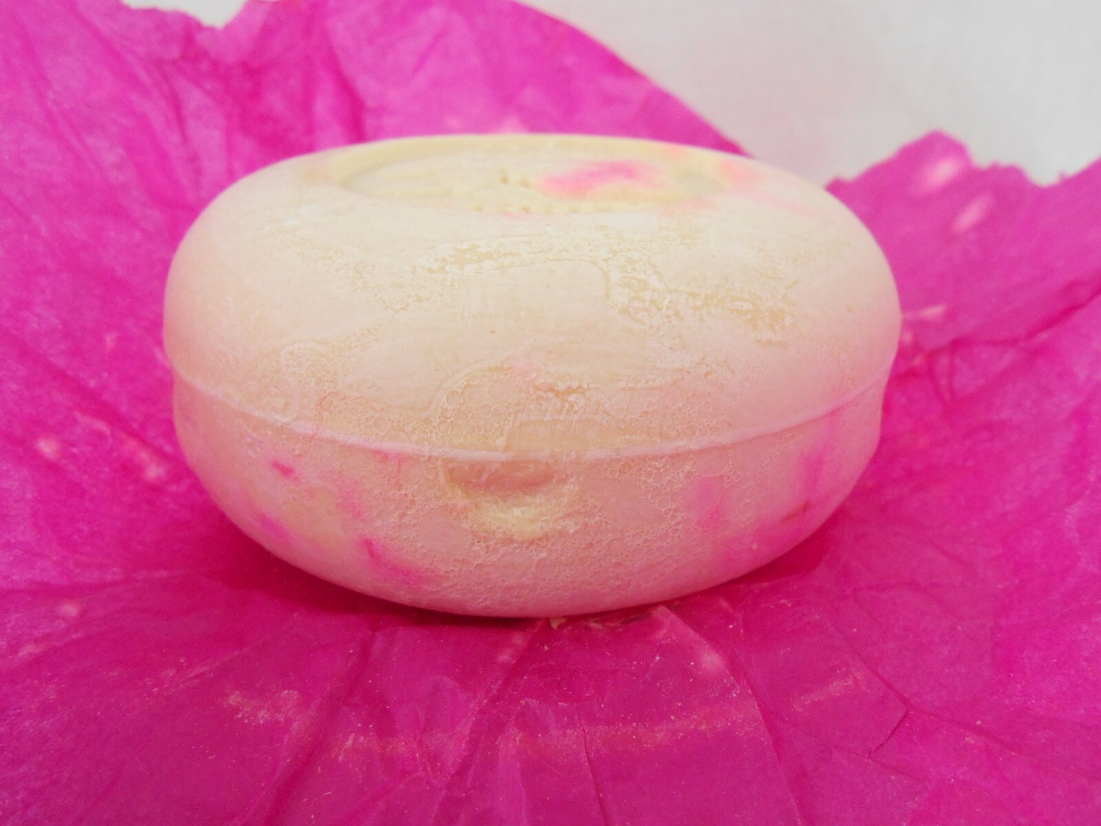 Verly Berlin Rose Luxury Vintage Perfumed Soap Rose 2 Cakes 5.2 oz New