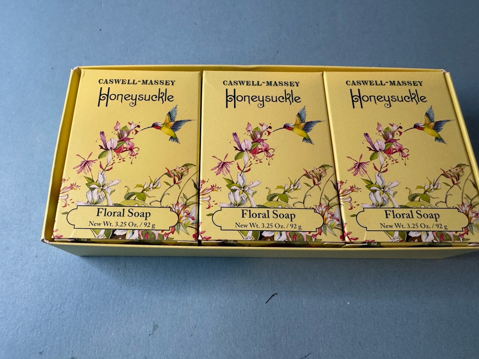 CASWELL-MASSEY CLASSICS HONEYSUCKLE FLORAL SOAP – 3 CAKES – NEW IN BOX