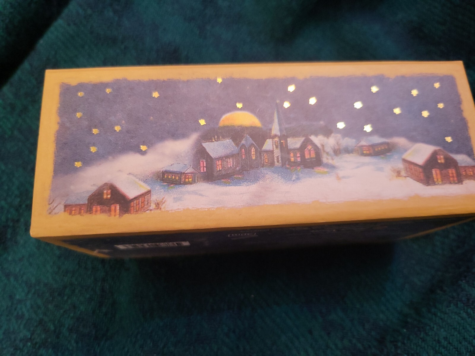 PUNCH STUDIO CHRISTMAS 4 OZ APPLE CINNAMON SOAP in KEEPSAKE MUSIC BOX