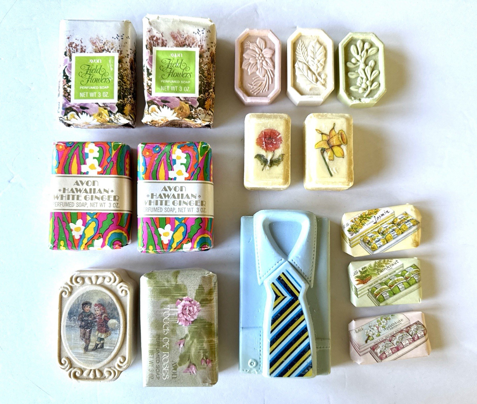 Lot of vintage avon bar soap NEW + Decorative Floral Soaps – 15 Total!