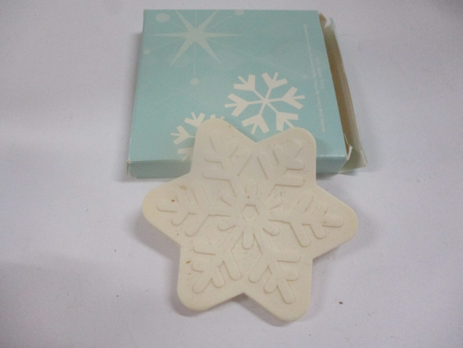 One Little Avon Apple-Cranberry Snoflake Shape Piece of Soap