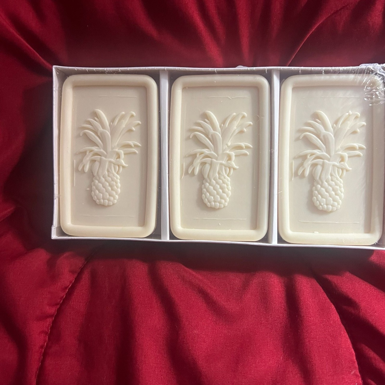 Warm Welcoming Three Scented Pineapple Guest Soaps Box Set Sealed in Box