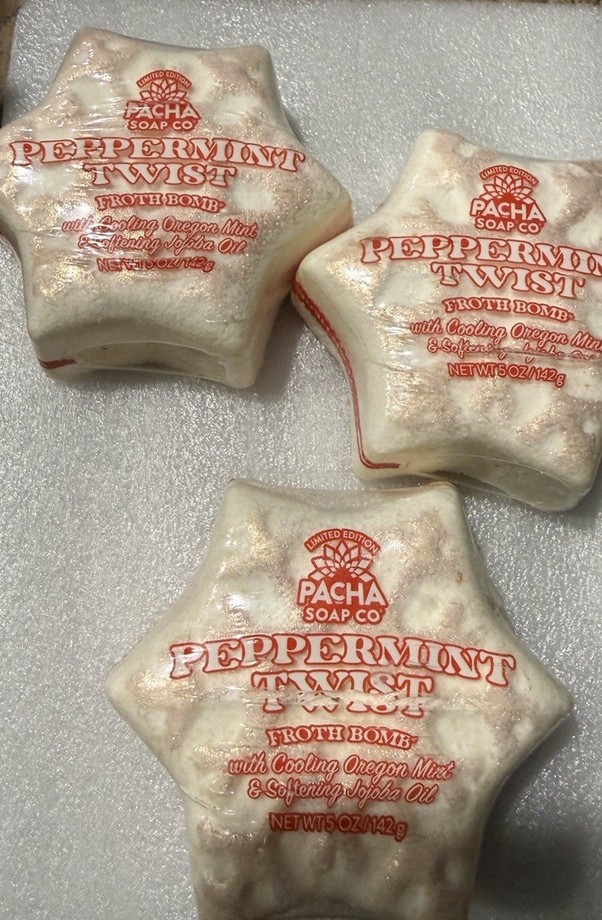 x3 Pacha SOAP Peppermint Twist Froth Bath Bomb