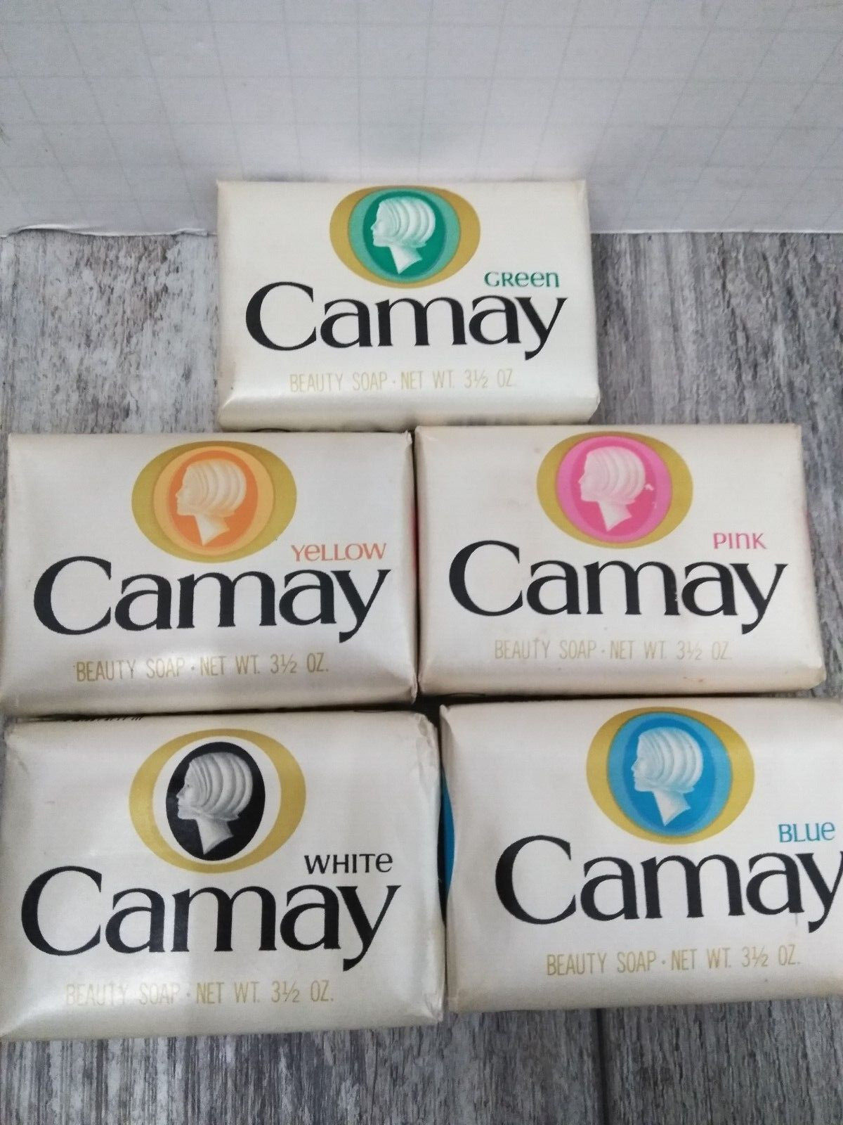 N.O.S. Camay Beauty Bar Gentle Soap White, blue, green, yellow, pink 3.5 oz- 5pk