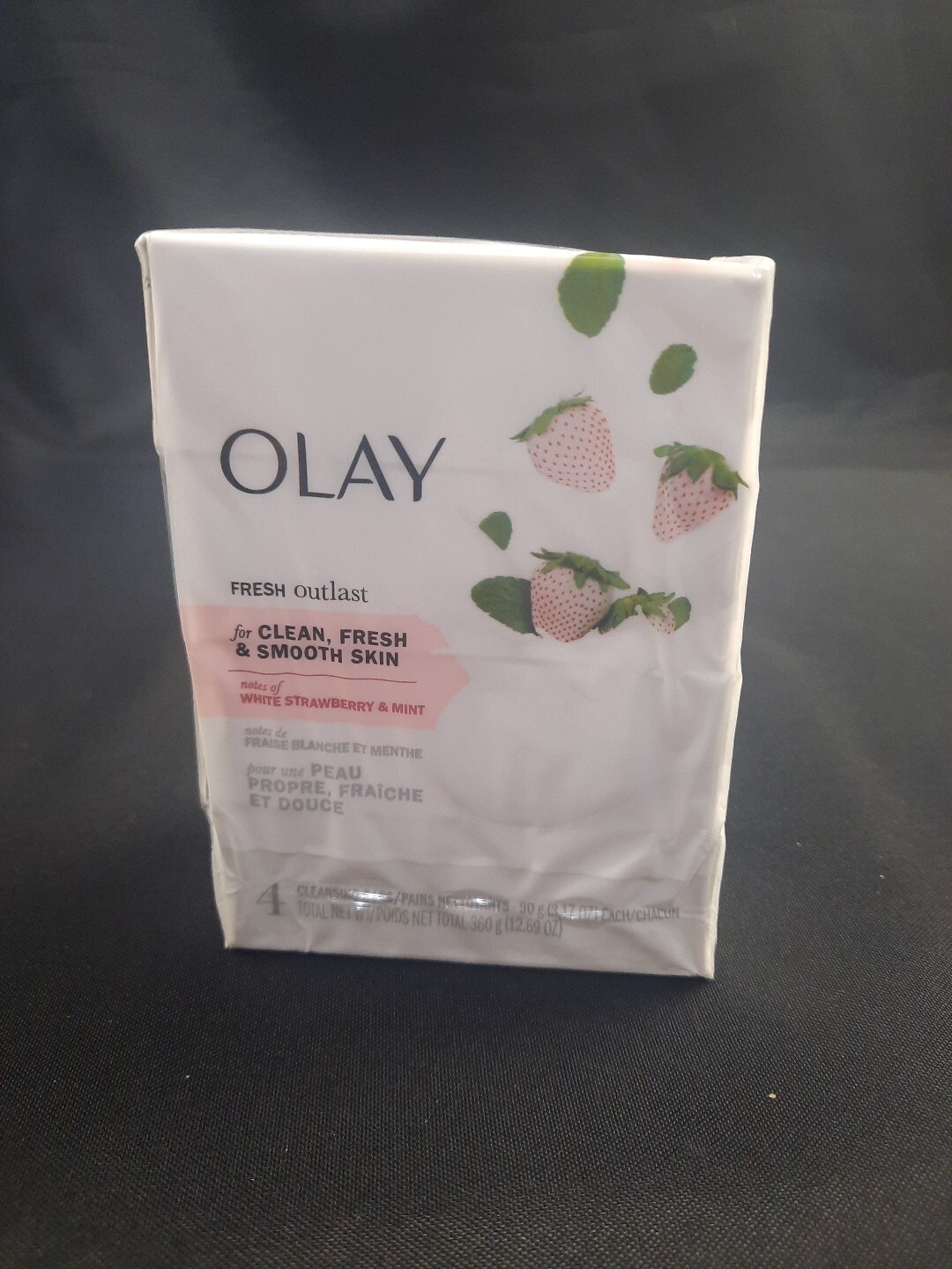 4 Bars OLAY Fresh Outlast WHITE STRAWBERRY & MINT Bath Soap Bars 3.17 oz each