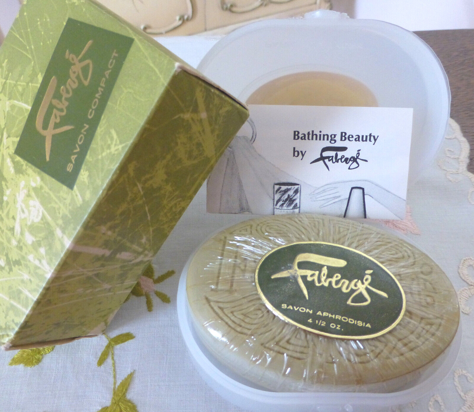 VTG 1960s 1965 Faberge APHRODISIA French Milled Soap 4.5 Oz Bar w Travel Case