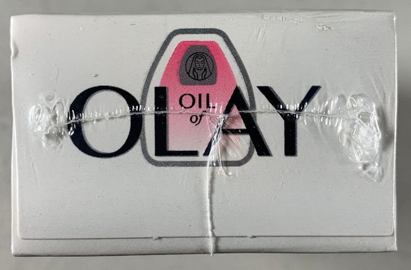 New Sealed Vintage 1995 Oil of Olay Sensitive Skin White Bath Bar Soap 3.2 oz