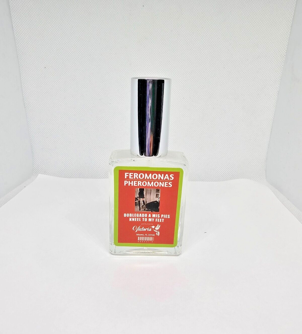 PERFUME DOBLEGADO A MIS PIES / KNEEL TO MY FEET CON FEROMONAS ATRAE DOMINA 1PC