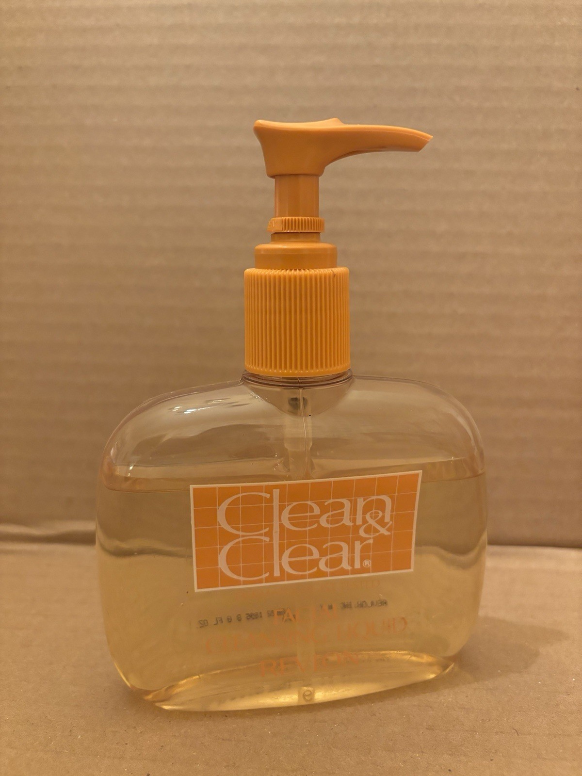 Vintage REVLON 8oz Clean & Clear Facial Cleansing Liquid NOS 90’s Prop Beauty