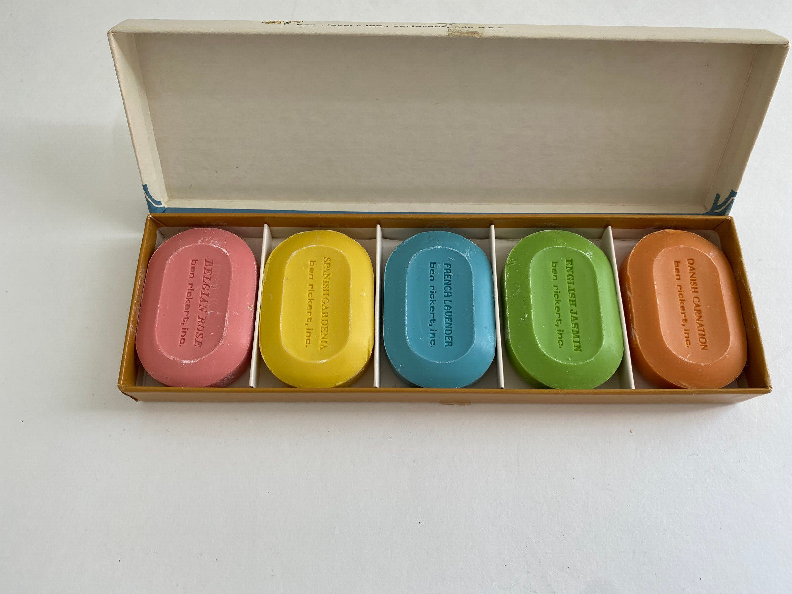 Vintage Ben Rickert Guest Assortment of 5 Soap Cakes 1.5 oz Each New in Box