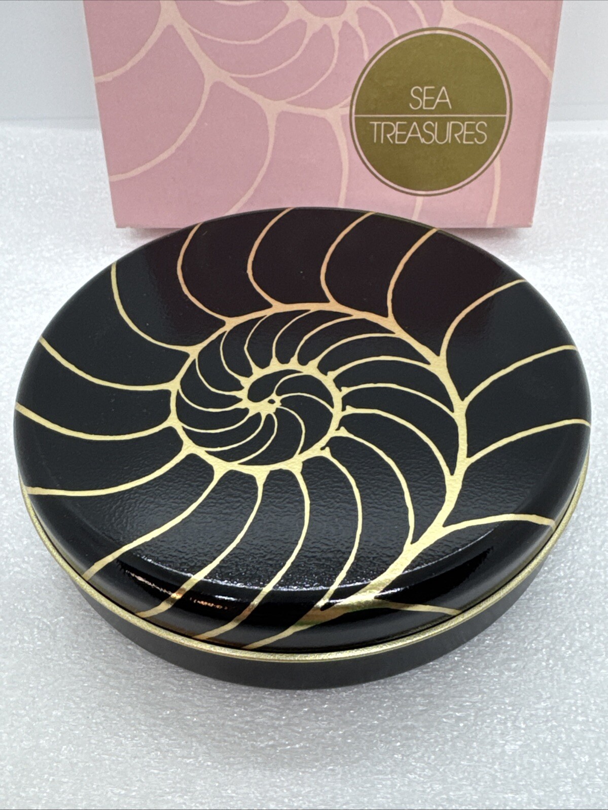 Vintage 1986 Avon Sea Treasures Set Of 4 Pink Seashell Bar Soaps With Tin