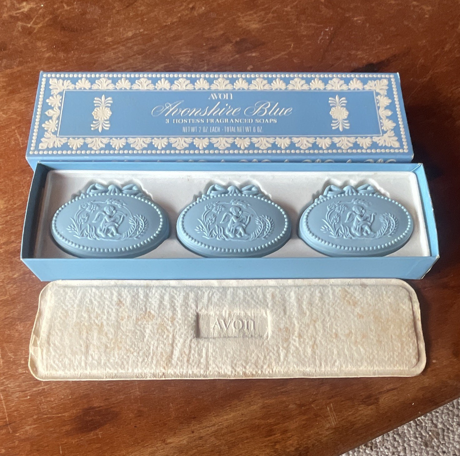 Avon Avonshire Blue Fragranced Bar Soap Multipack 3 x 2 oz Blue Floral Oval