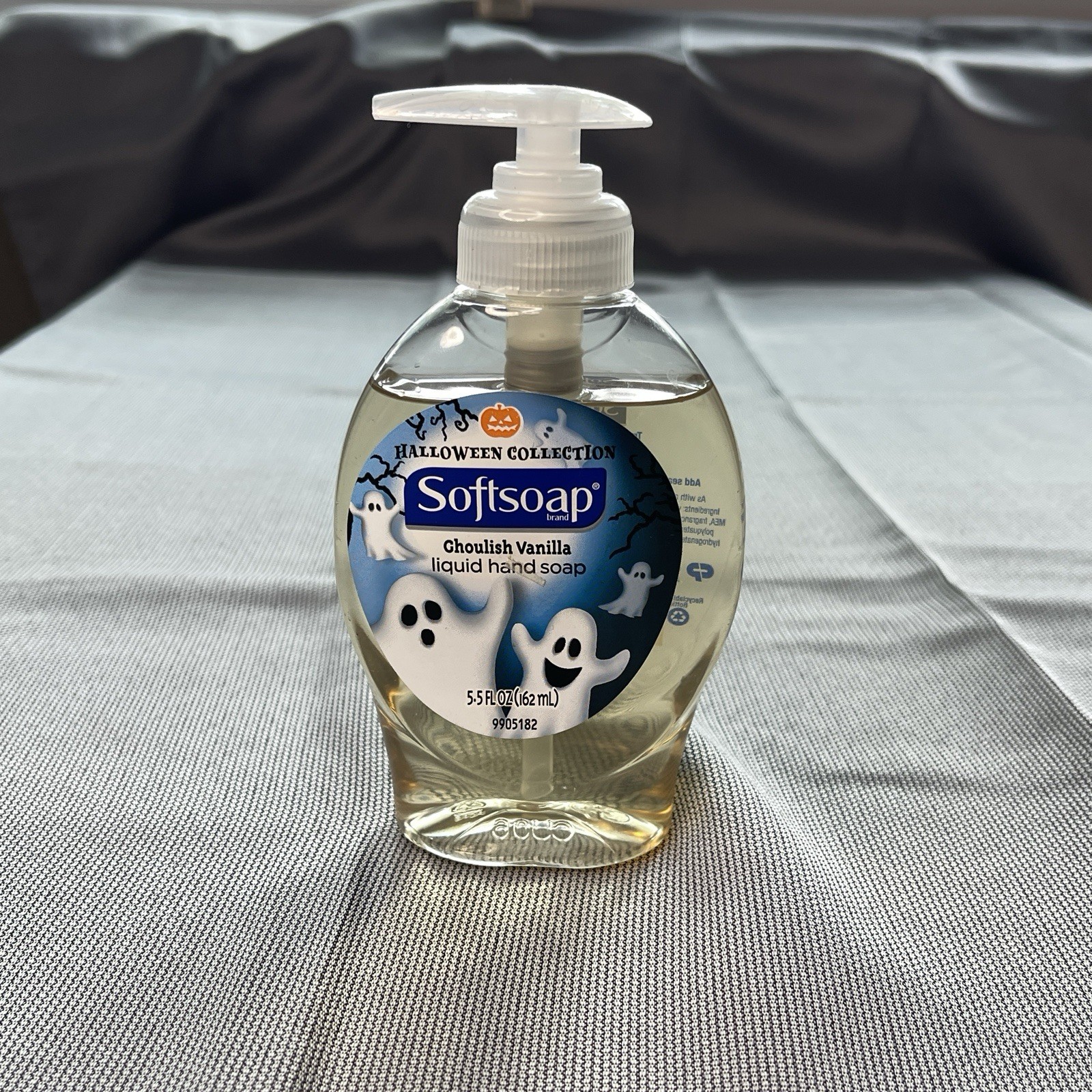 SoftSoap Liquid Hand Soap Ghoulish Vanilla Halloween Collection 5.5 Oz New