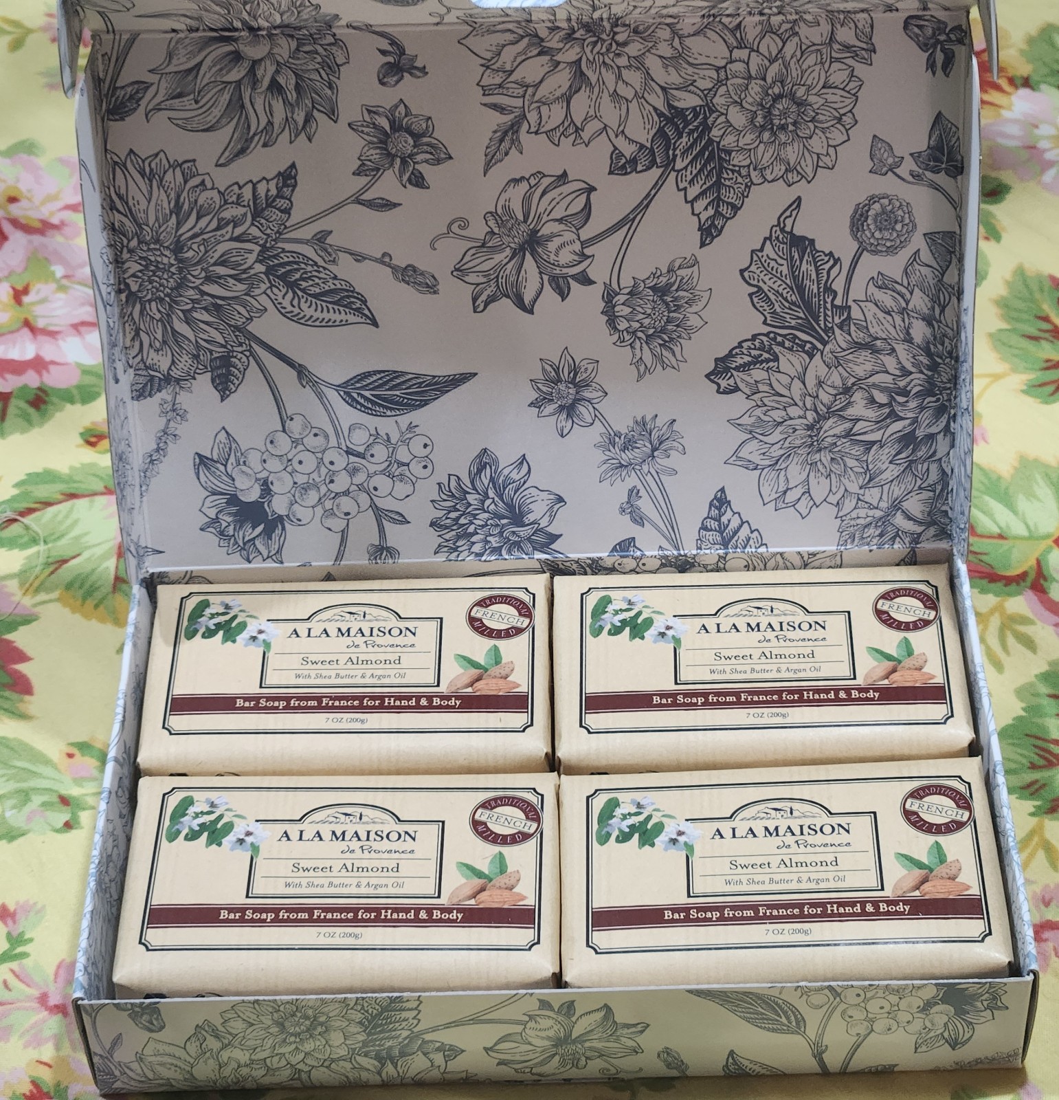 A La Maison De Provence Triple Milled Set of 4 Sweet Almond Soap Bars New in Box