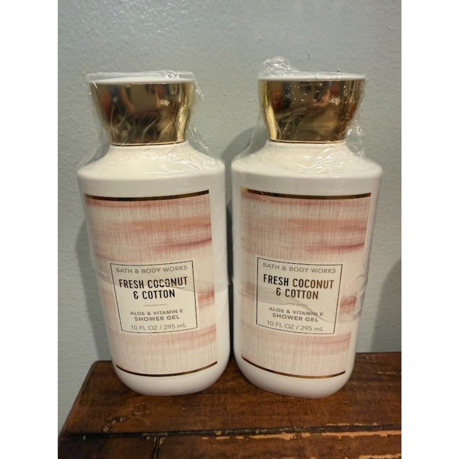 Bath & Body Works Retired Fresh Coconut & Cotton Shower Gel lot of 2