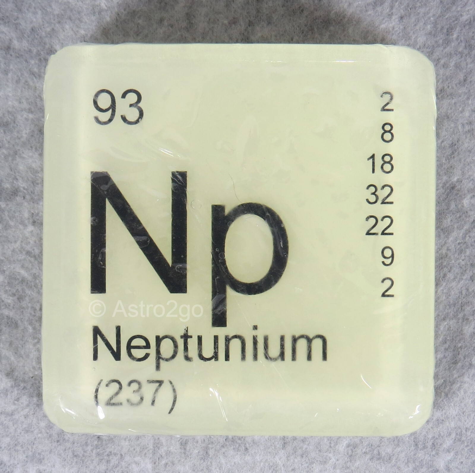 PERIODIC TABLE ELEMENT “NP” NEPTUNIUM NOVELTY GLOW HAND SOAP-4 oz JUST BUBBLY