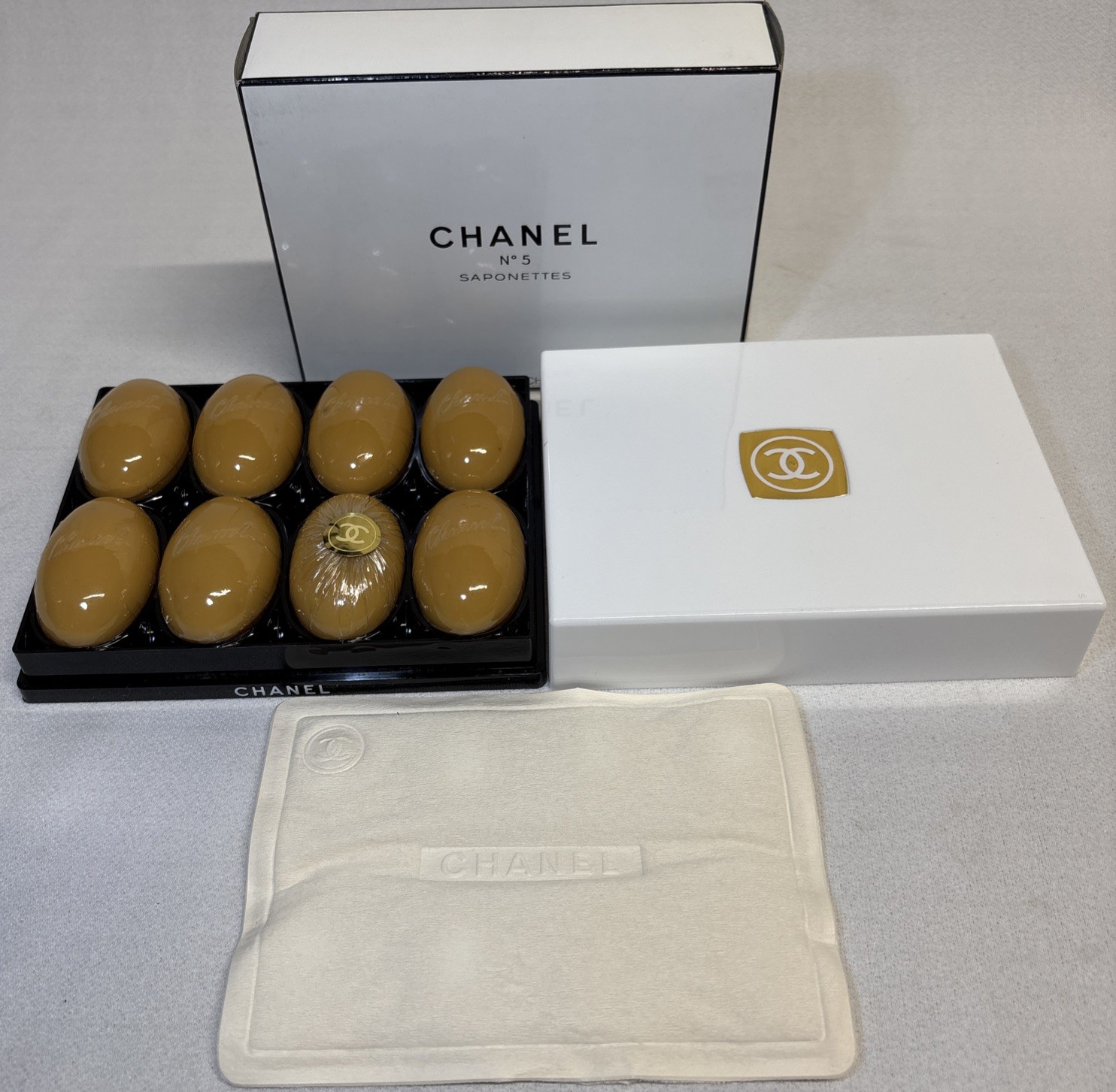 VTG Chanel No 5 Saponettes 8 Count Guest Soap Bar w/ Box 1oz Bars NOS Classic