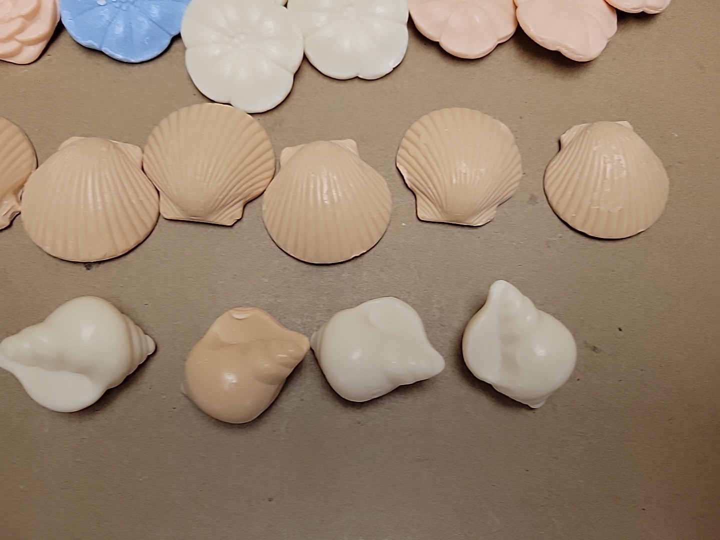 Lot 27 Assorted Sea shells & Flowers Decorative Soap *SEE PICS