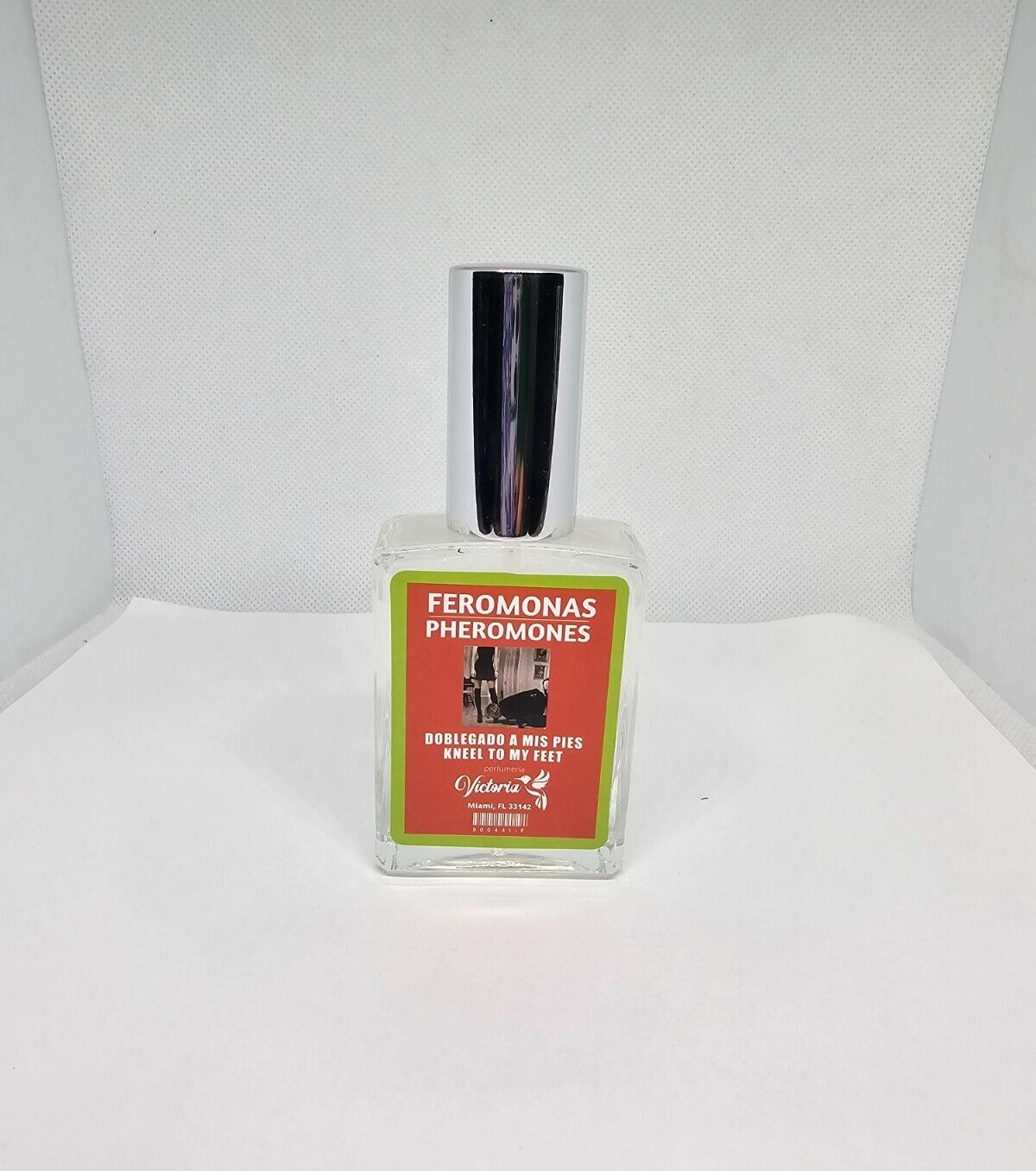 PERFUME DOBLEGADO A MIS PIES AMOR CON FEROMONAS / KNEEL TO MY FEET DOMINA AMOR