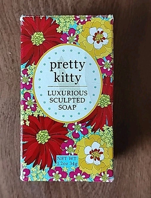 Pretty Kitty Luxurious Sculpted Soap NIB 😻