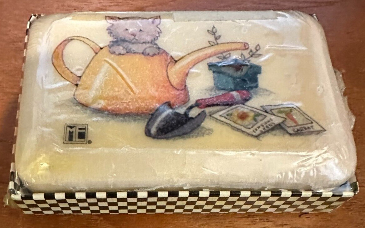 MARY ENGELBREIT Collectible Soap, Kitty In A Kettle, Almond Fragrance (NEW)