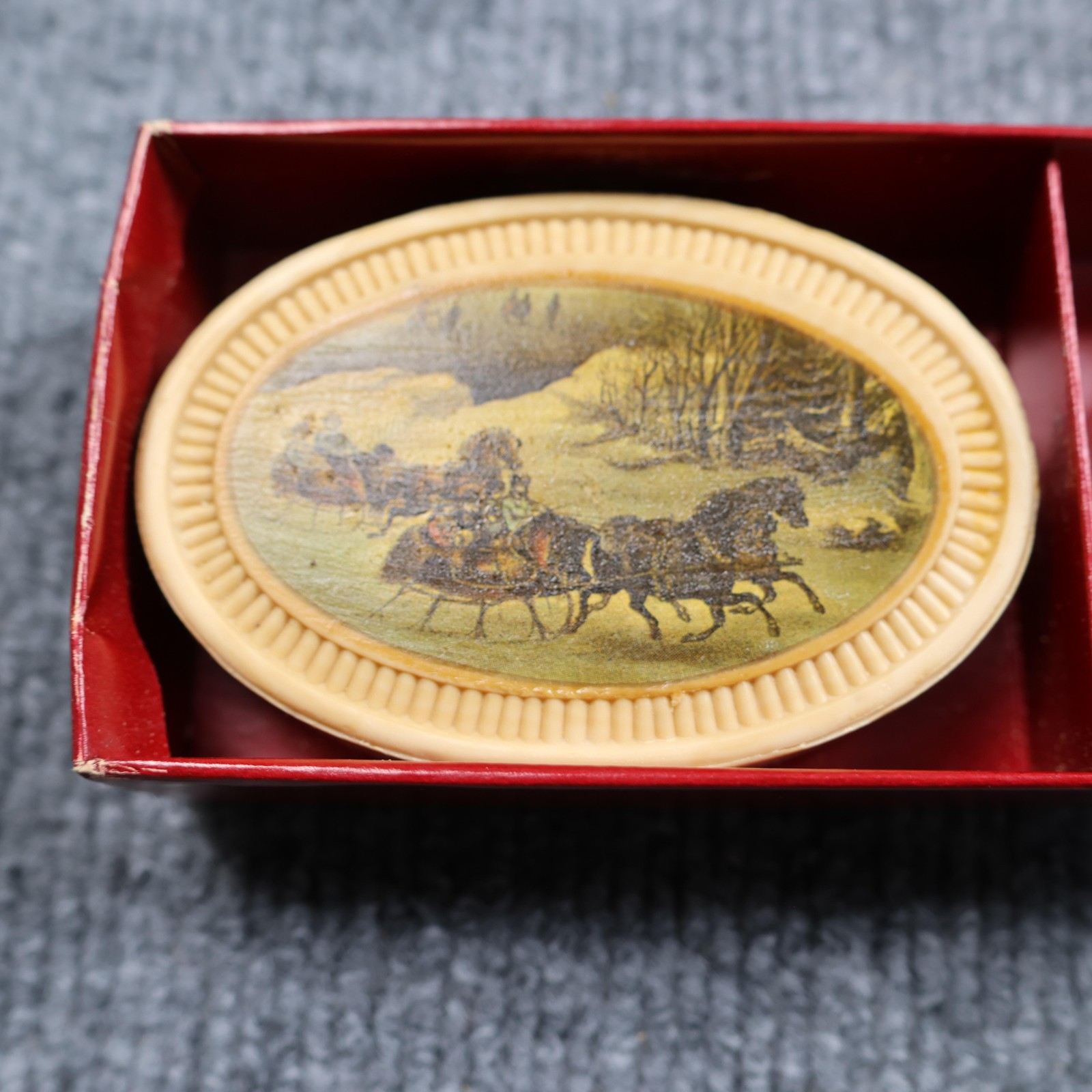 Vintage Avon 1876 Winterscapes Currier & Ives Fragranced Soaps Set 2 Bars 6oz