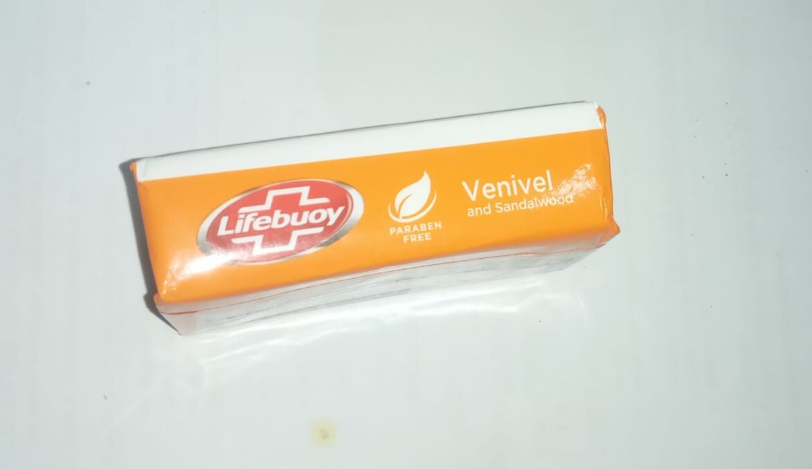 Lifebuoy Venivel and Sandalwood bar soap 100 g 100% Skin Protection Paraban Free