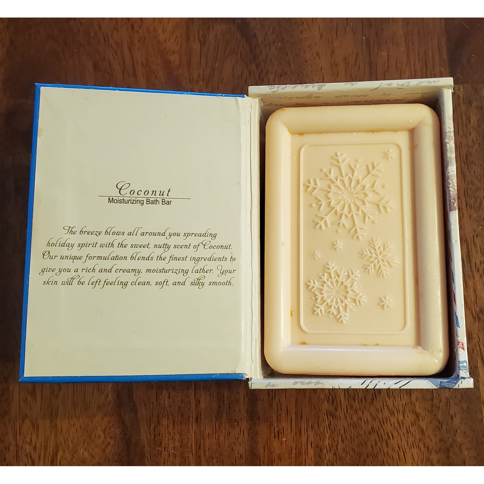 Coconut Moisturizing Bath Bar 12oz Snowflake Embossed Soap in Holiday Gift Box