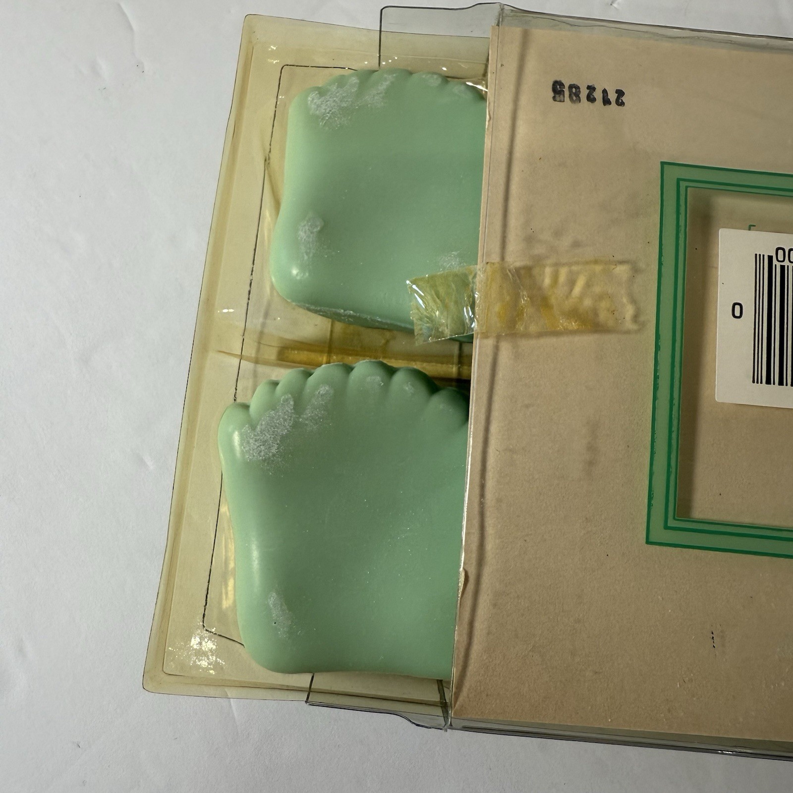 NIP Vintage FINE ENGLISH SEA SHELL SOAPS Set of 6 Teal England Beach Guest Movie